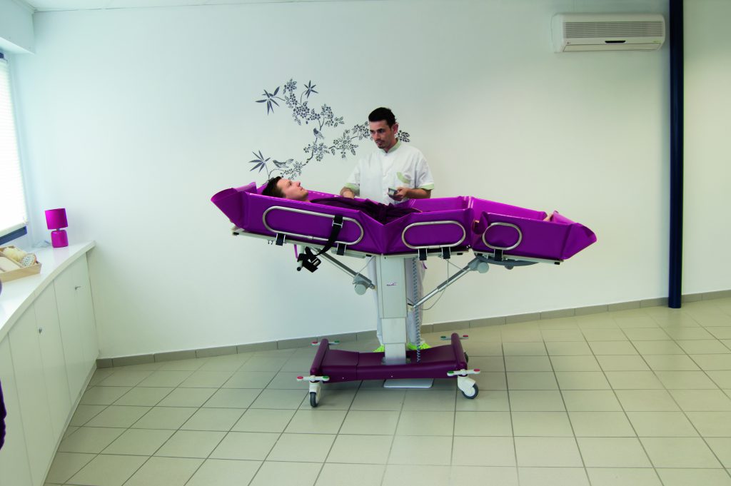 Iris™ variable height profiling shower table - Reval Group